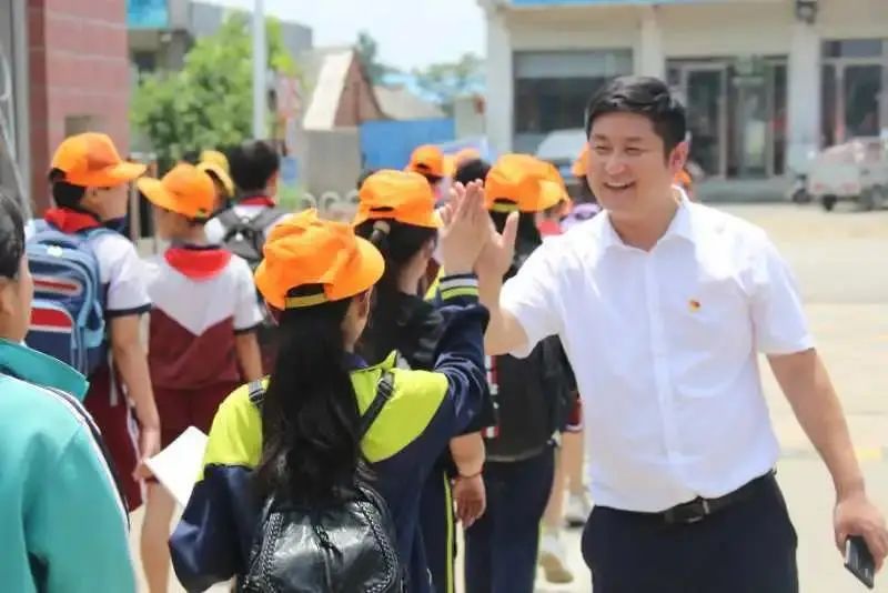 你的满意是我们前进的动力下一句,您的满意就是我们不断前行的动力