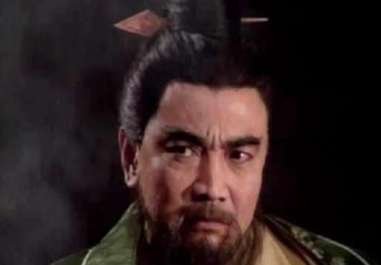 曹操说出身寒门不是耻辱能屈能伸,曹操能屈能伸方为大丈夫事例