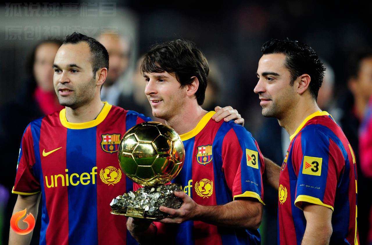 [狐说球事]中场大师哈维：巴萨红蓝不灭，期盼统帅归来！