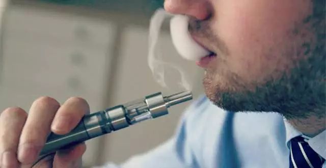 定了，全面封杀*子烟电**！你身边还有人却天天吸...