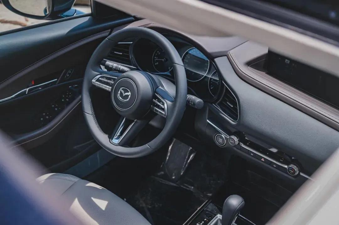 NVH性能PK,只有马自达CX-30才敢这么玩?