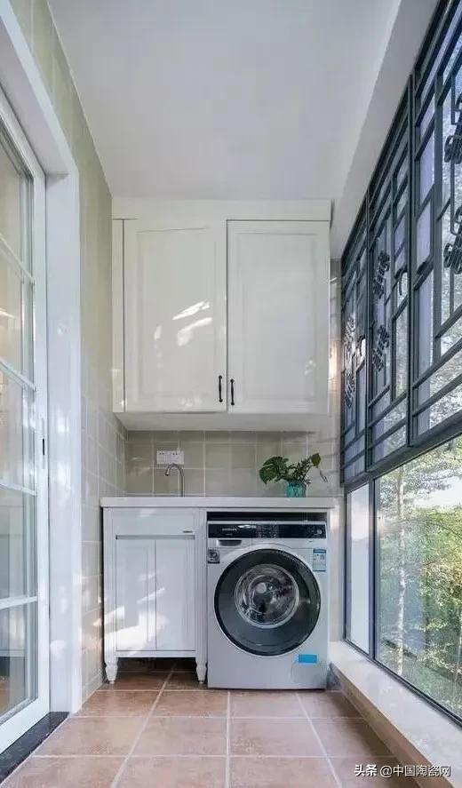 外阳台砖怎么贴最好看,阳台贴白色砖好看还是灰色的好看