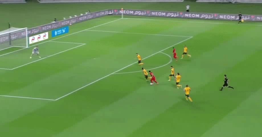 国足12强赛后分组形势,国足12强赛首战溃败