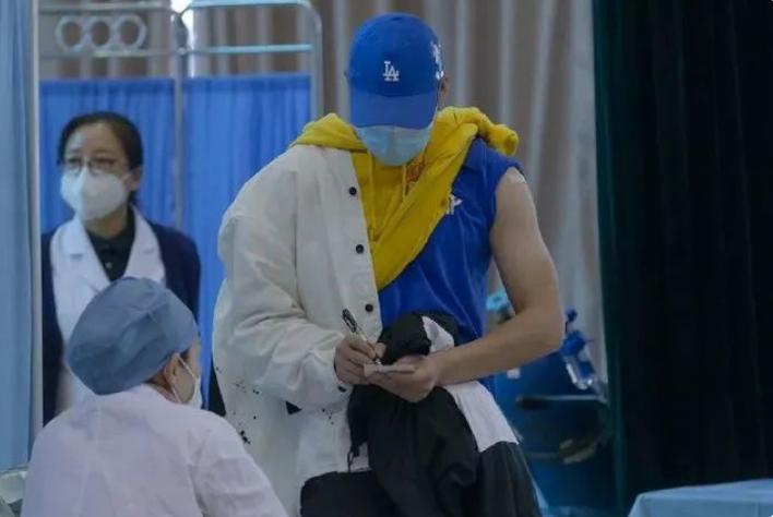 北体帅哥打疫苗,北体男生打疫苗