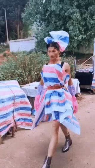 被国人嘲讽，却在国外封神！农村小伙成国际超模，打脸所有嘲笑者