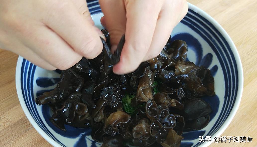 芹菜叶子的家常做法油炸,芹菜叶子简单好吃的做法