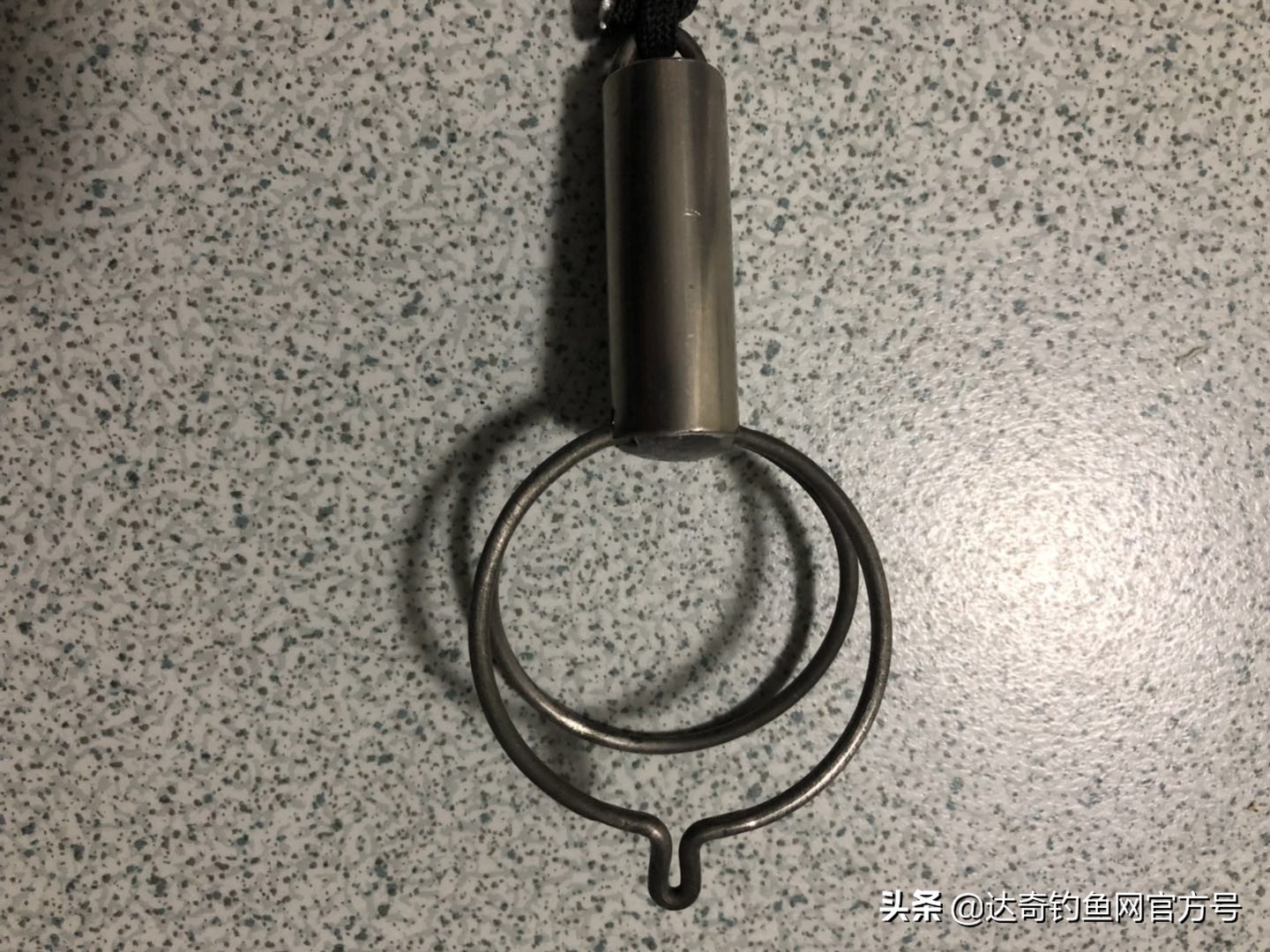 钓鱼老挂底怎么办,钓鱼老是挂到鱼怎么办