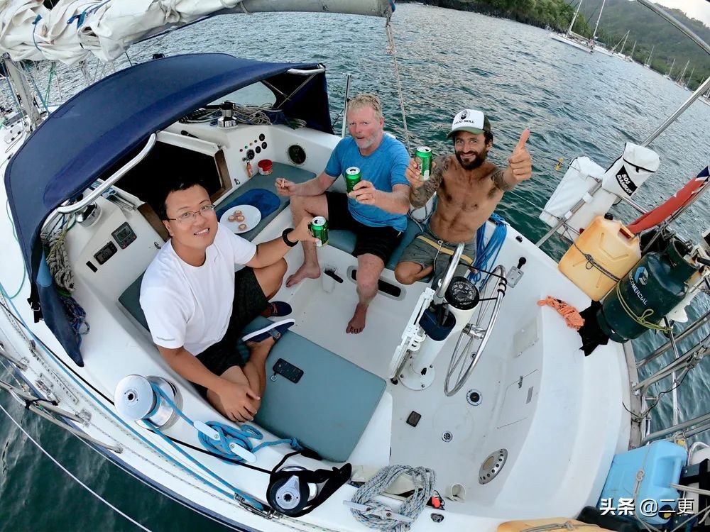他35岁裸辞，搭顺风船环游世界，网友：还可以这么玩？