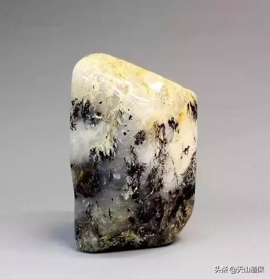 怎么捡到价值极高的石头,捡到一块石头价值千万