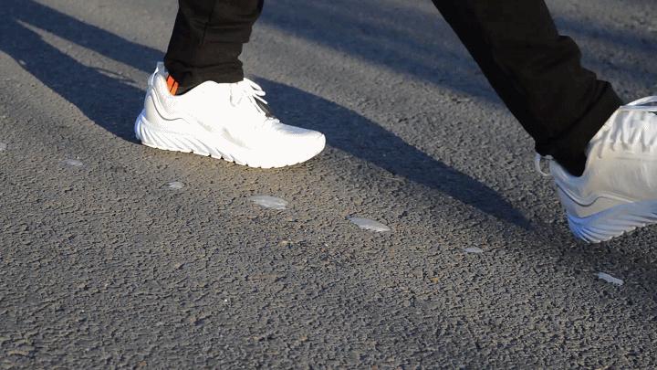 咕咚10k跑鞋和多威跑鞋哪个好,咕咚跑鞋10k和21k有什么区别