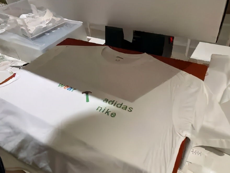 点进这篇推送前，你不知道衣服印花能多有梗