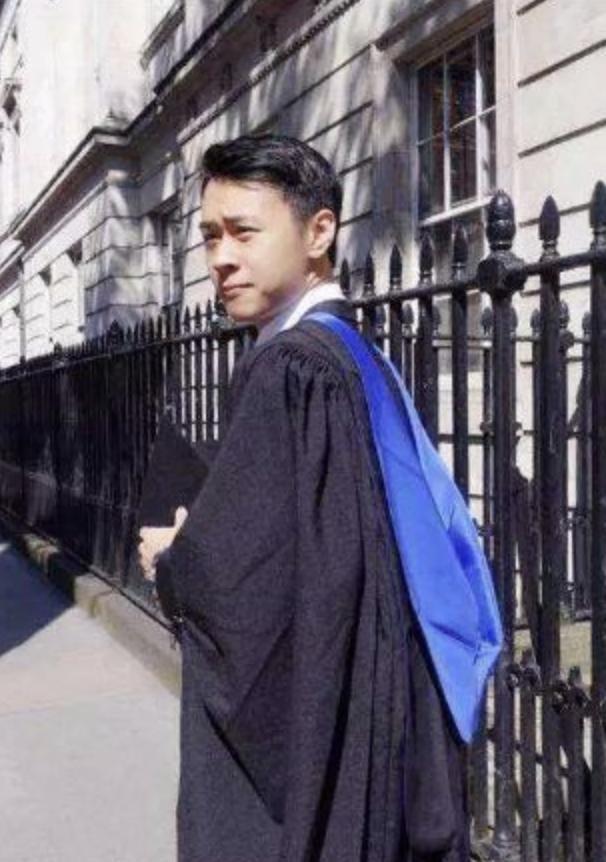 巅峰期突然隐退十位歌手,巅峰突然退圈的明星