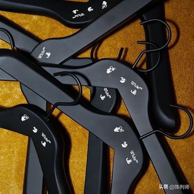 offwhite风格,白色品牌陈列搭配