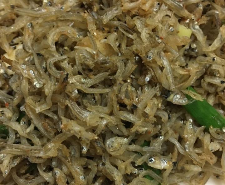 整条晒干的鱼干怎么做好吃又简单,丁香鱼和小银鱼干哪个营养高