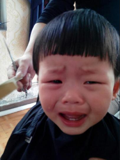 宝宝护头不让理发,宝宝理发护头的正确方法