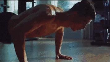 c罗36岁依然保持完美身材,36岁的c罗还在拼命吗