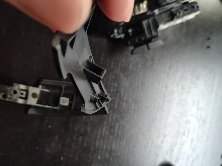 罗技g304鼠标如何拆卸侧键,罗技g604鼠标后盖怎么打开