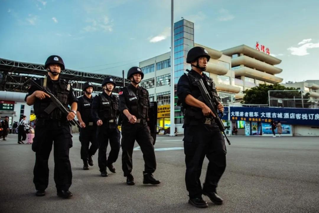 巡警大队加强春节期间巡逻防控,警方全力做好端午安保工作