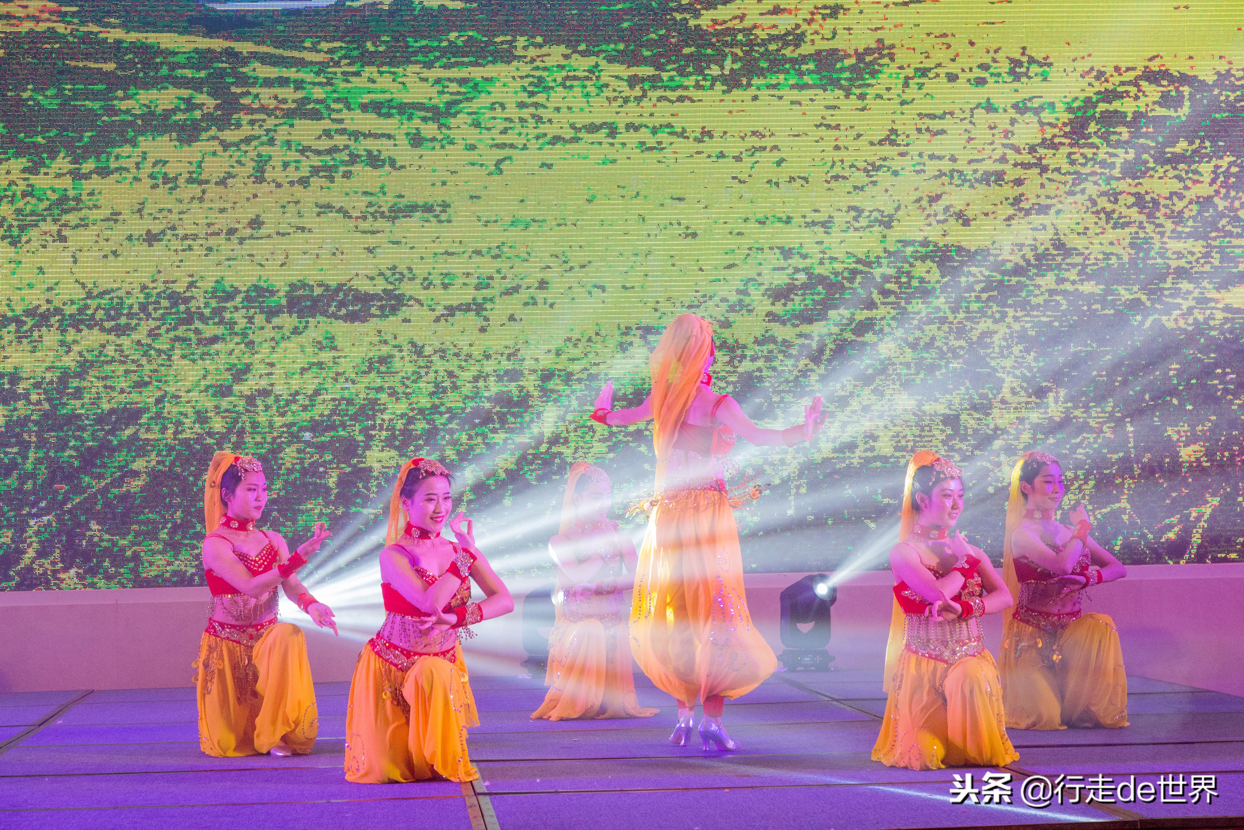 超多网红小姐姐打卡,网红温泉云瑶谷温泉