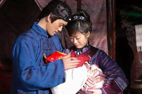 与周星驰签约8年只拍了2部戏,与周星驰签约8年只演2部戏