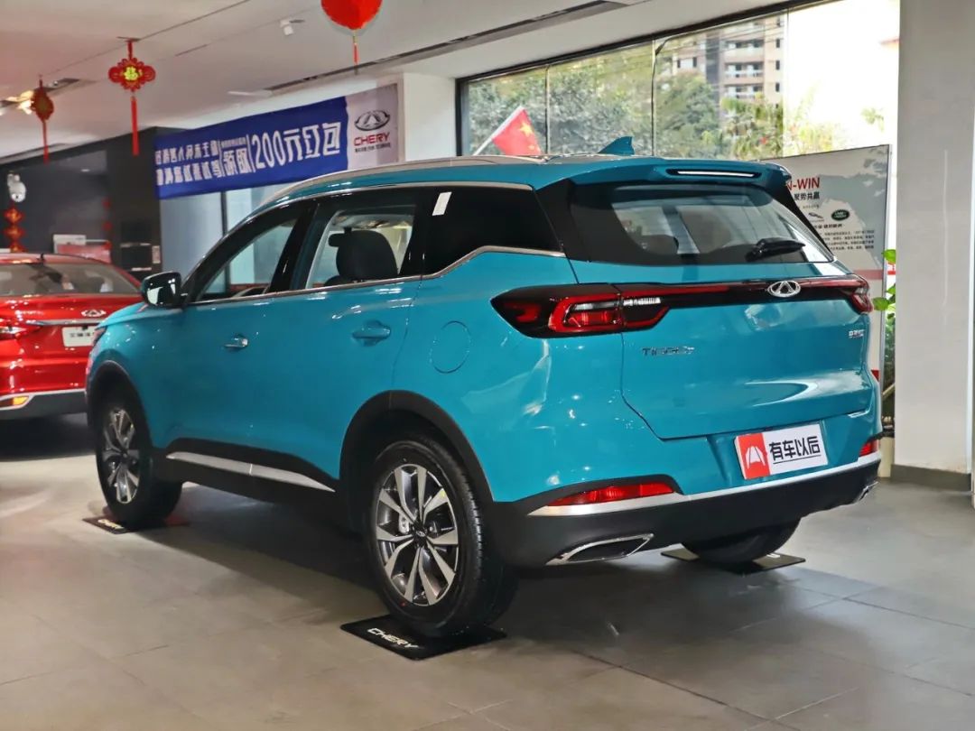 10万就能拿下的两款suv,10万空间大的6座suv