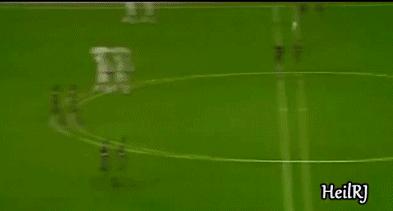 齐达内足球炫技,齐达内超级凌空抽射