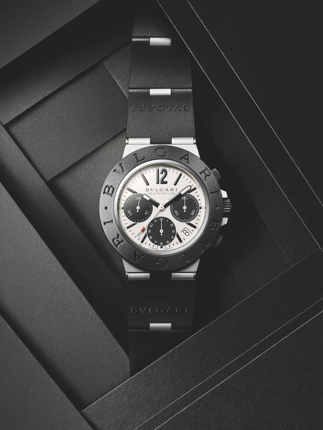 昨夜钟表奥斯卡，是谁在坚持？