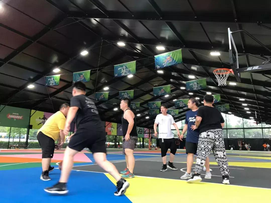 这里有一群“瘦身男女”，这里发生了很多励志故事