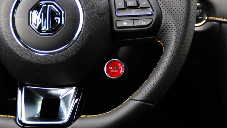 手动mg6感受,试驾全新mg7