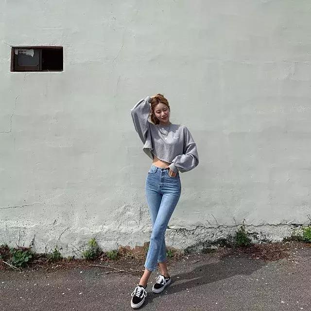 胸大穿衣服特别显胖不上镜,胸大穿衣服怎么不显大