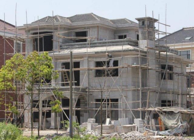 农村建房层高是3.5米会不会太高了？房子过高的层高有哪些弊端？