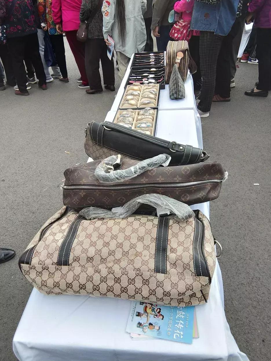 现场曝光！这些“名牌”全是假货！