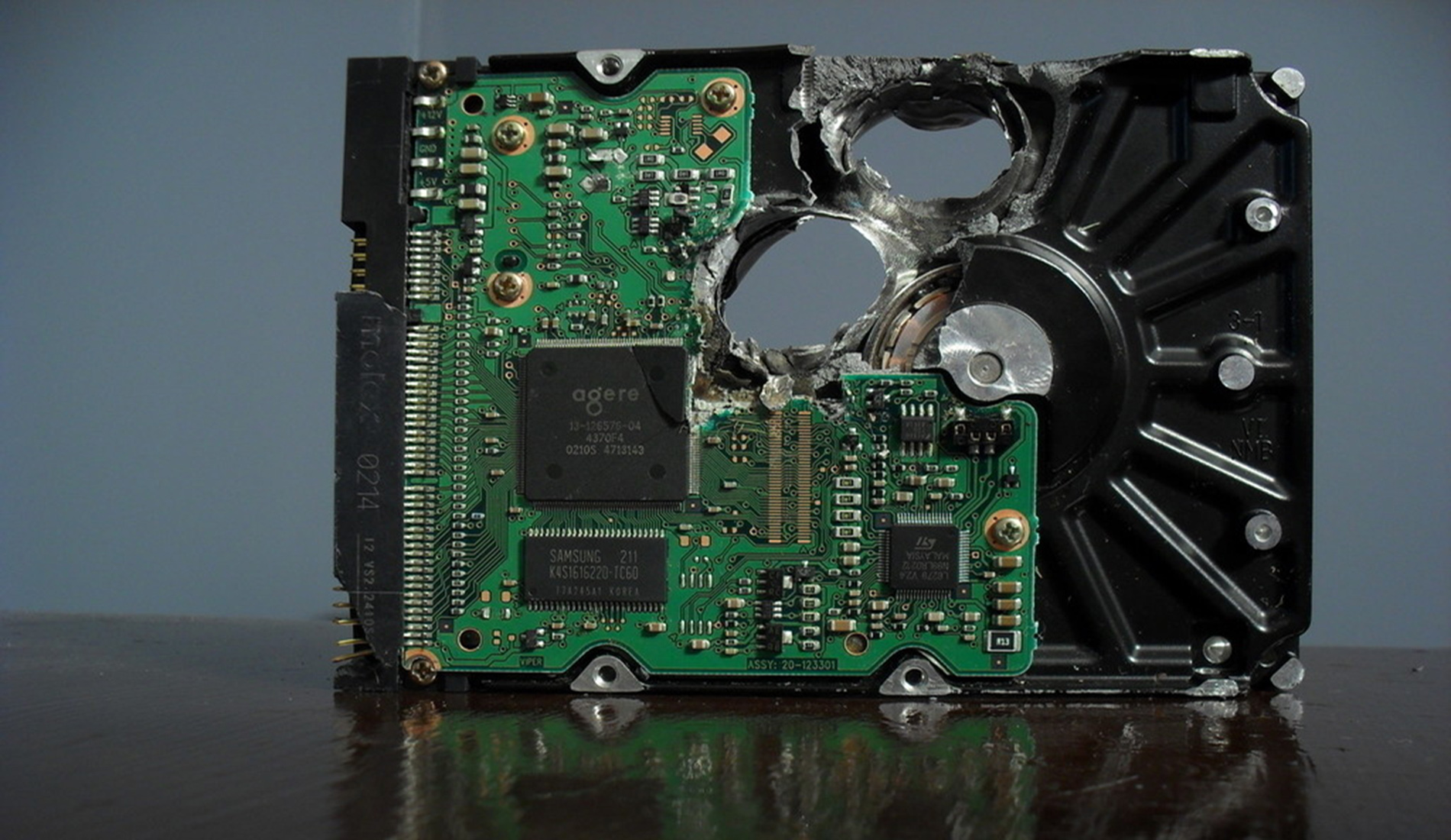 卖掉固态硬盘怎么清理数据,怎么拆除电脑固态硬盘不损坏电脑