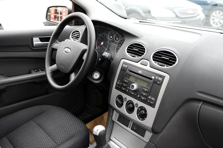 福克斯2012款1.6自动风尚型二手车,代步省油两厢二手车推荐