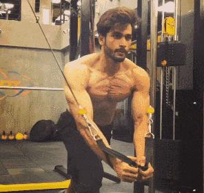 强化胸部肌肉的训练方法,训练胸肌中下部的动作