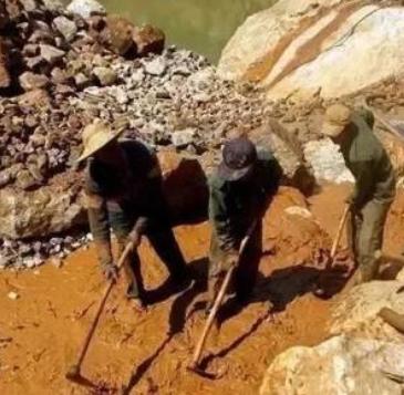 宝石是由什么做出来的,宝石的由来和发展历程