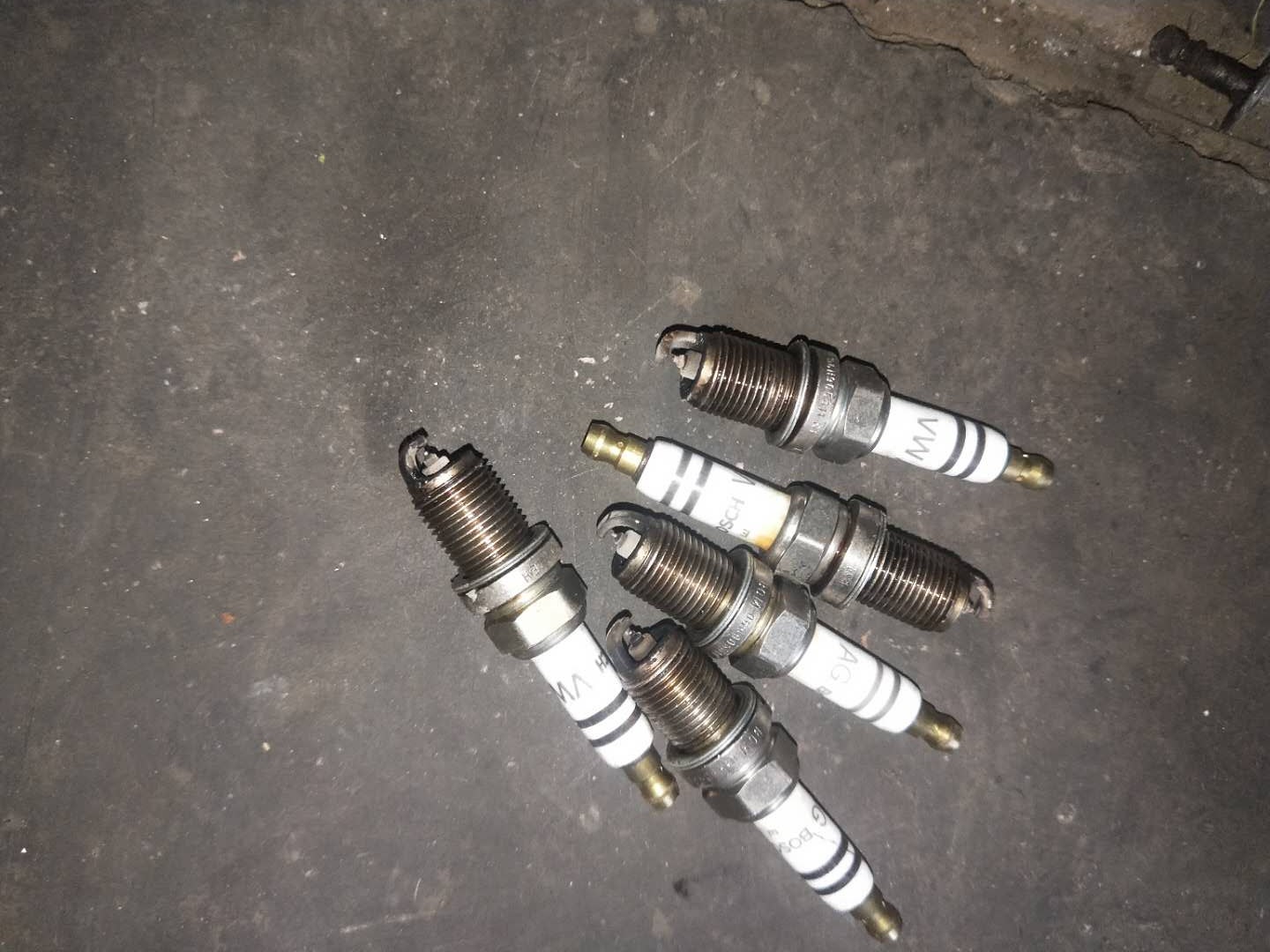 奥迪6缸2.8发动机通病,奥迪2.8v6发动机抖动缺缸