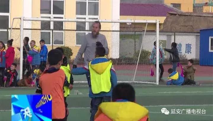 足球外教进校园,青少年足球培训外教