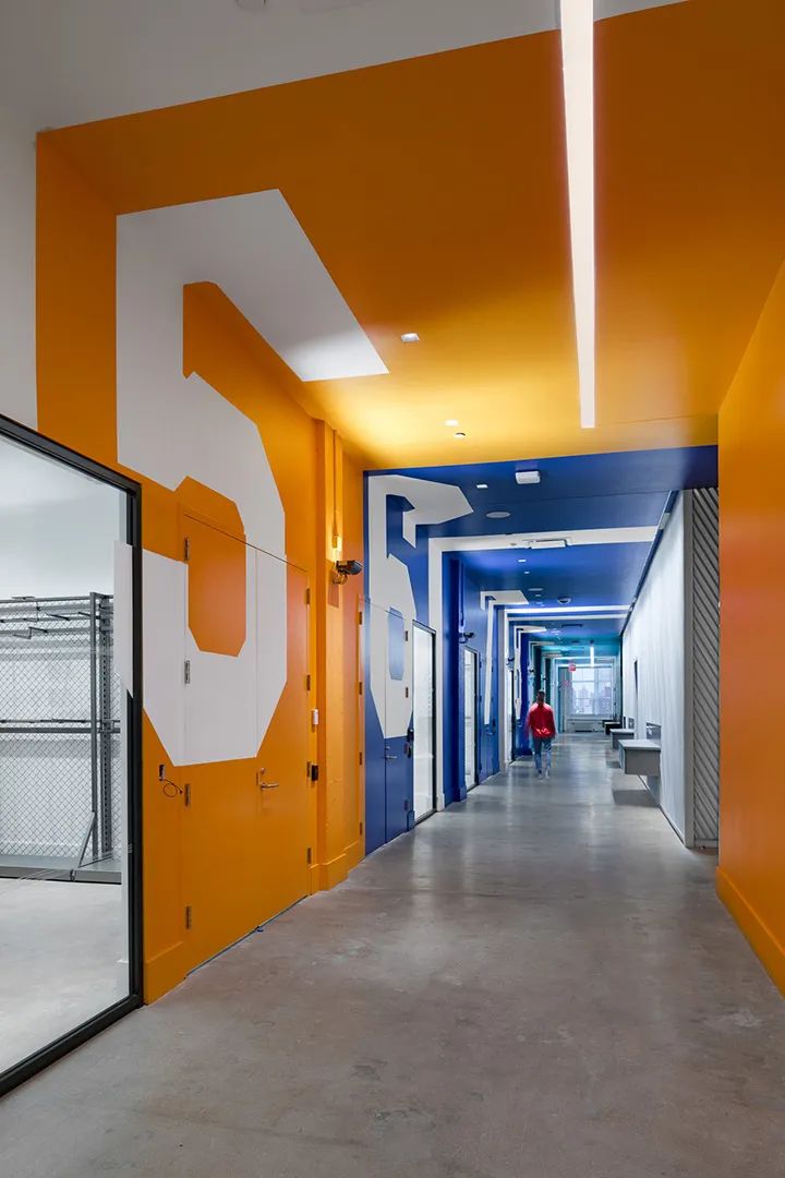 阿迪达斯旧设计,阿迪达斯大楼装修