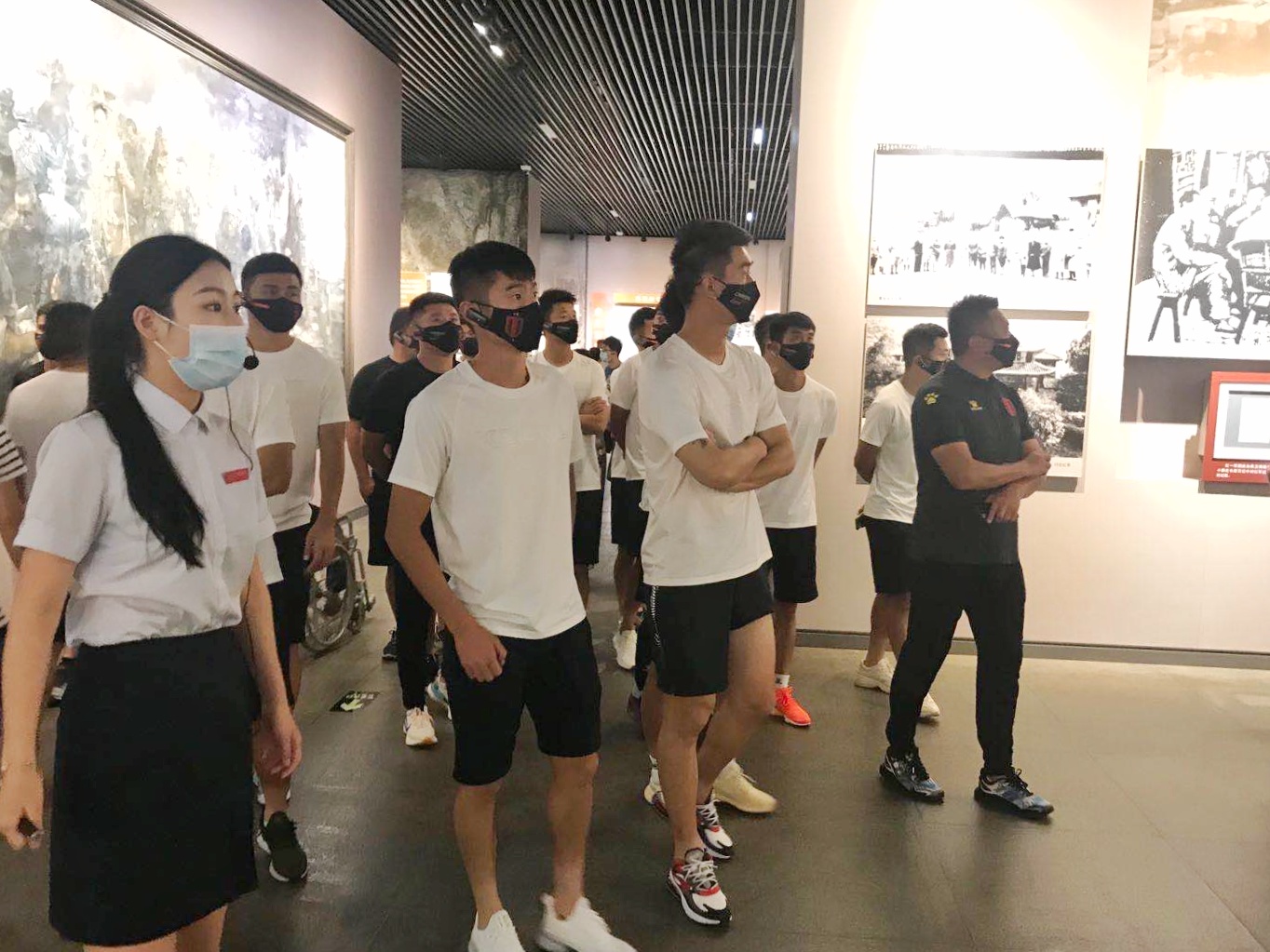 重温红色记忆,追寻红色足迹!成都兴城人居队参观遵义会议纪念馆