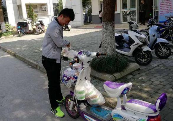 大学生的“私下交易”，只顾一时生活享乐，损害的是自己的未来