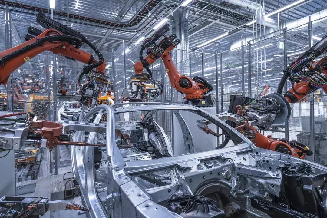 宝马5系第七代g30的性能,宝马5系g38跟f10驾驶感受