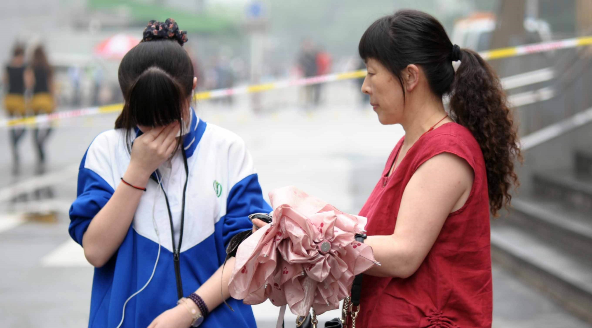 女儿复读一年考三本不想上咋办,今年想复读可以降级复读吗