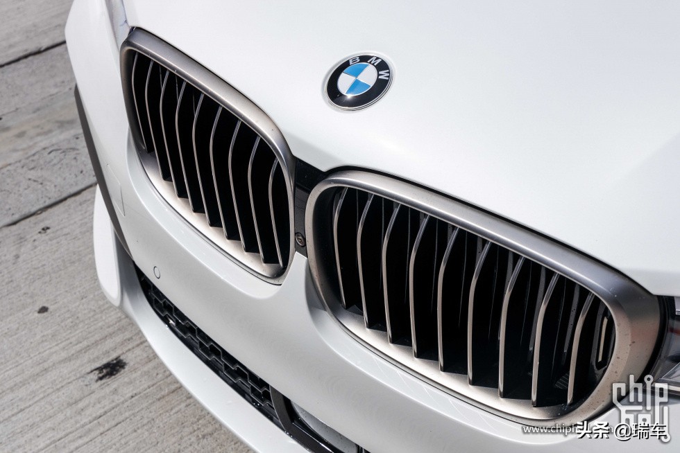 新款宝马m760liv12曜影特别版,宝马的v12
