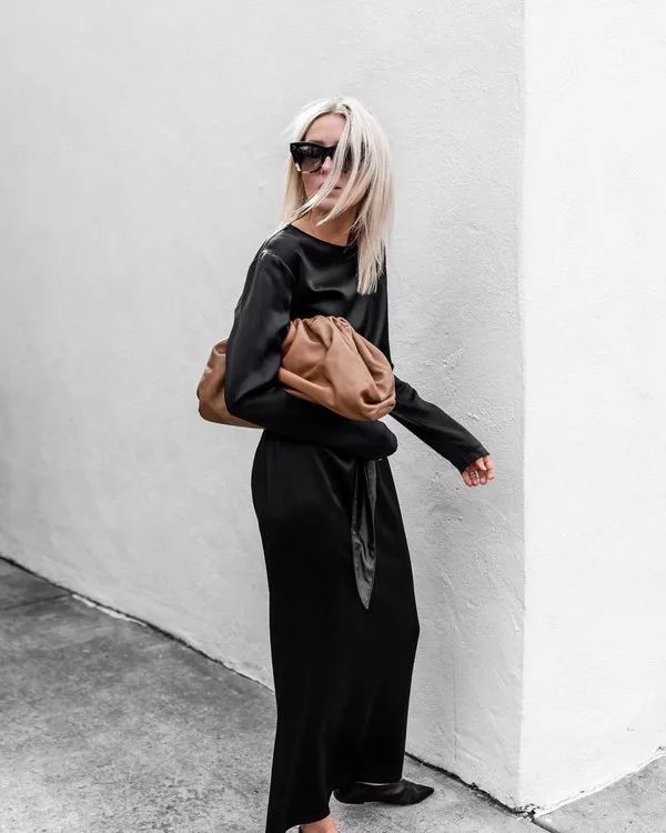 哪种衣服面料是醋酸纤维,醋酸真丝面料和桑蚕丝哪个好