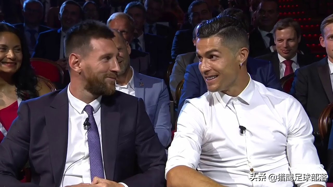 fifa足球世界c罗与梅西,fafi年度最佳11人梅西