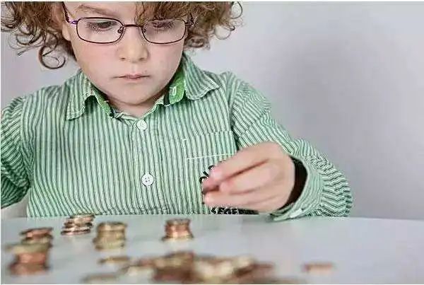 我爸有钱却要我努力赚钱,我爸很有钱一个月赚200元