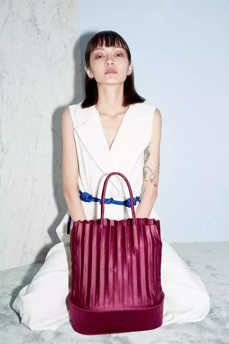 1000的包包值得买吗,1000块钱值得入手的包