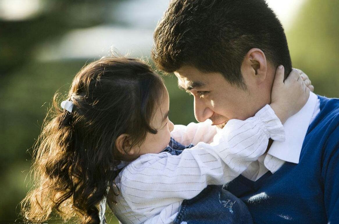 女儿来大姨妈高情商暖心话,当女儿来大姨妈的时候怎么办