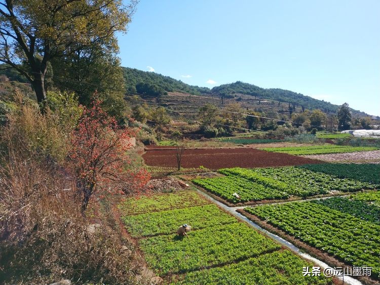 冬日阳光明媚，随走昆明松茂水库周边，遇见小村庄里的老式手工活